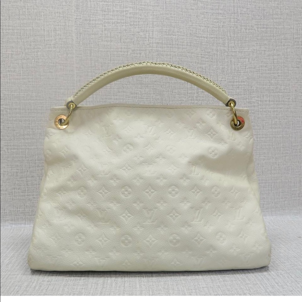 LV Artsy MM Handbag
